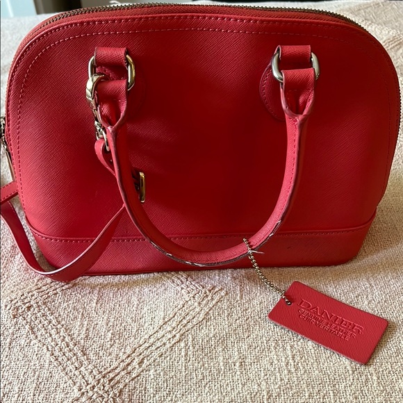 Red Handbag - Picture 2 of 7